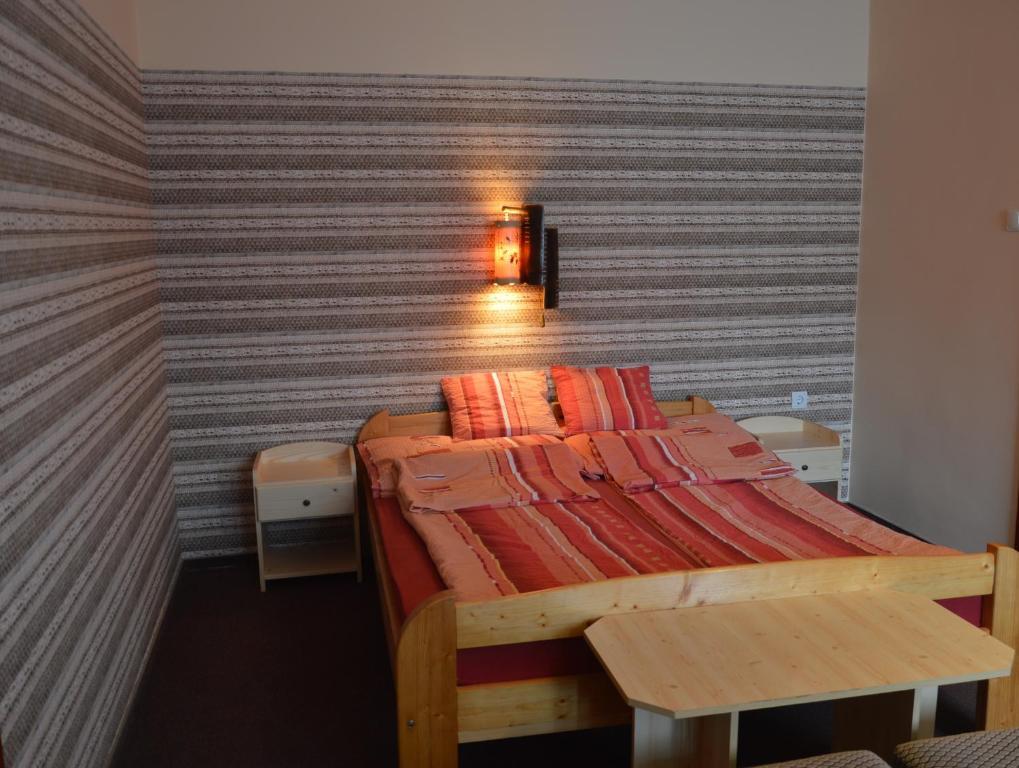 Flamingo Vendeghaz Bed & Breakfast เอ็กเกอร์ ภายนอก รูปภาพ
